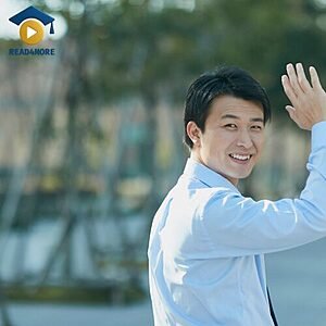 A smiling man waving his hand to say goodbye, visually defining the English word used when leaving for the Read4More online vocabulary glossary.